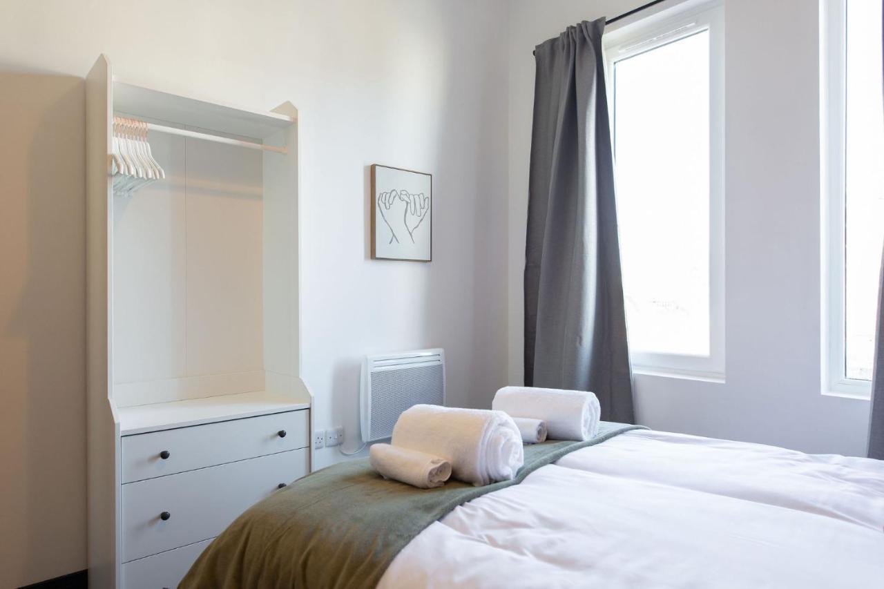 The Kingsway- 2 Bedroom Central Swansea Apartments By Stayright Bagian luar foto