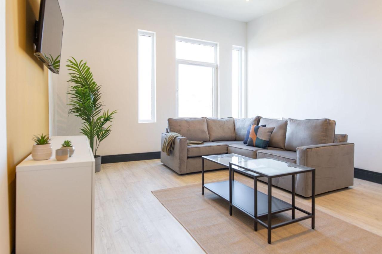 The Kingsway- 2 Bedroom Central Swansea Apartments By Stayright Bagian luar foto