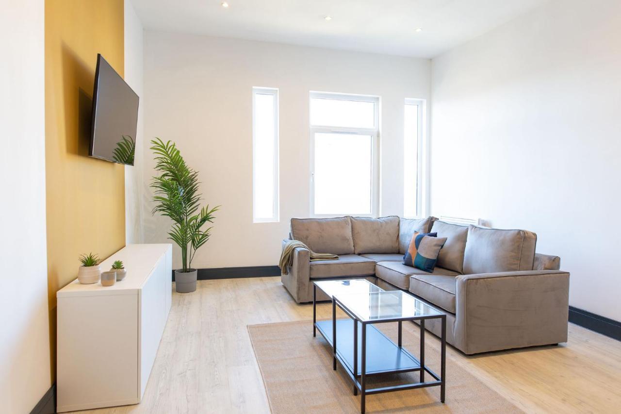 The Kingsway- 2 Bedroom Central Swansea Apartments By Stayright Bagian luar foto