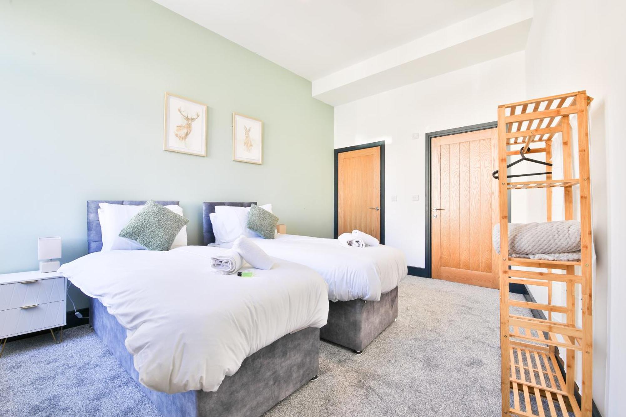 The Kingsway- 2 Bedroom Central Swansea Apartments By Stayright Bagian luar foto
