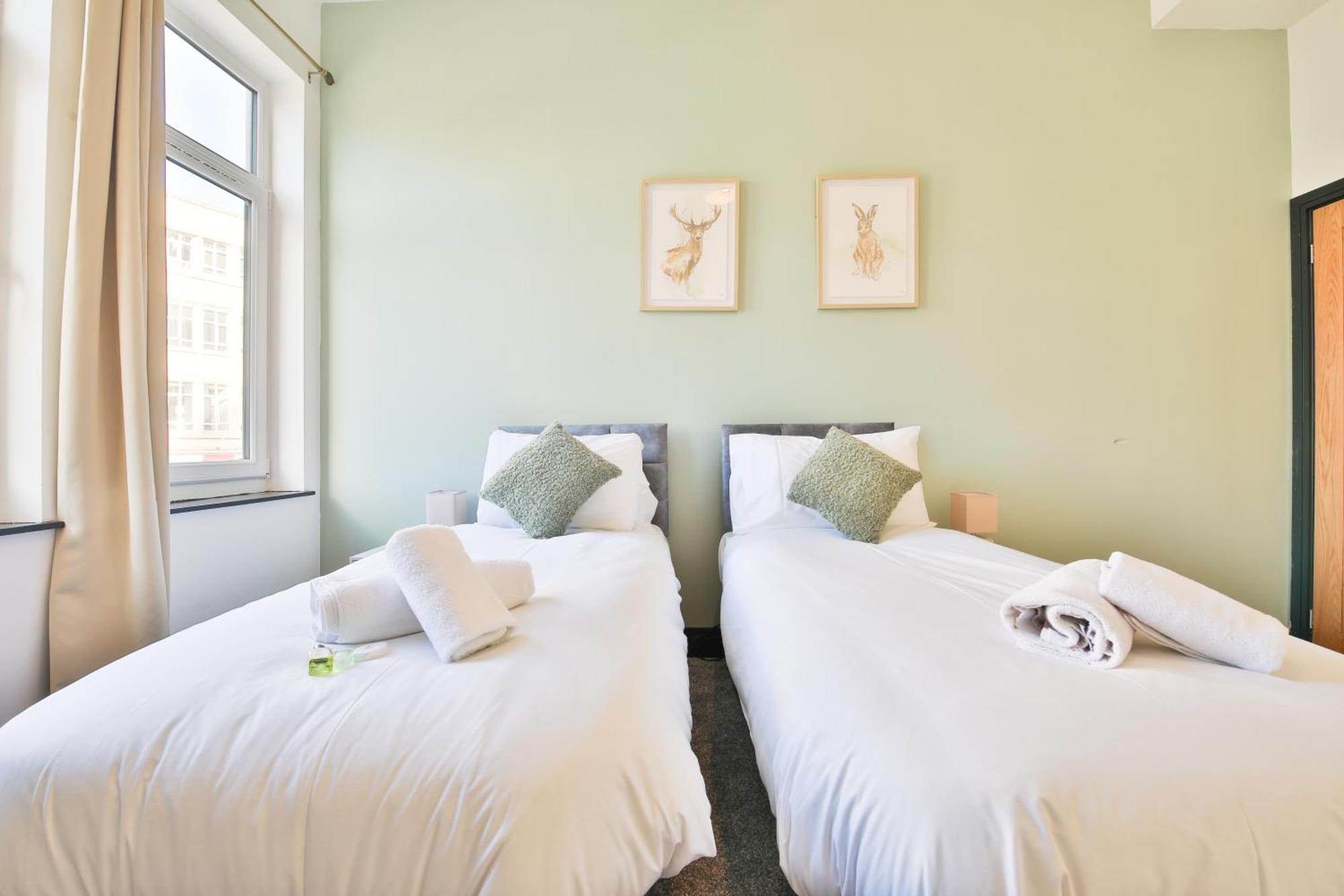 The Kingsway- 2 Bedroom Central Swansea Apartments By Stayright Bagian luar foto