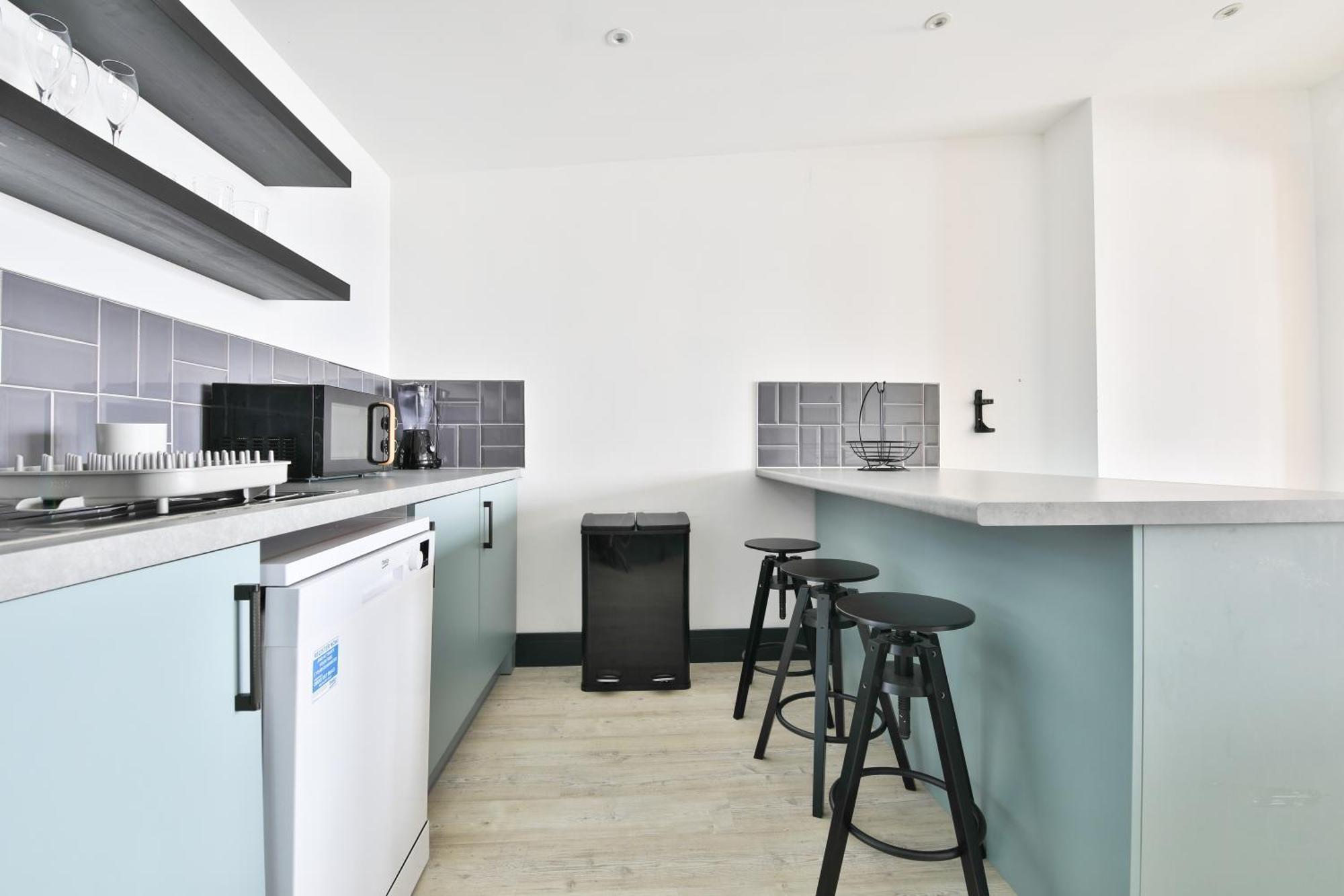 The Kingsway- 2 Bedroom Central Swansea Apartments By Stayright Bagian luar foto