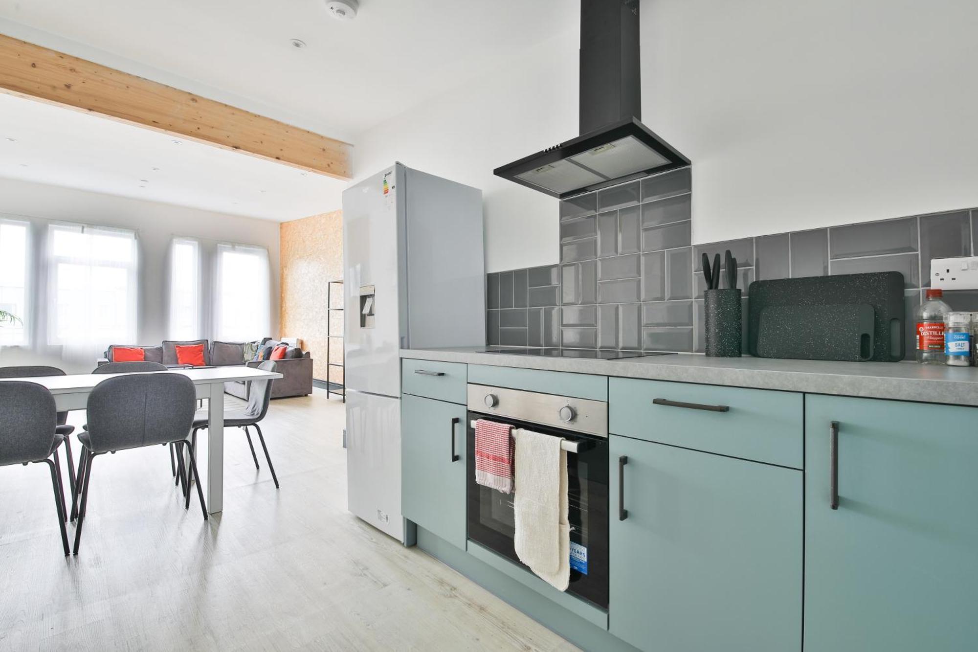 The Kingsway- 2 Bedroom Central Swansea Apartments By Stayright Bagian luar foto