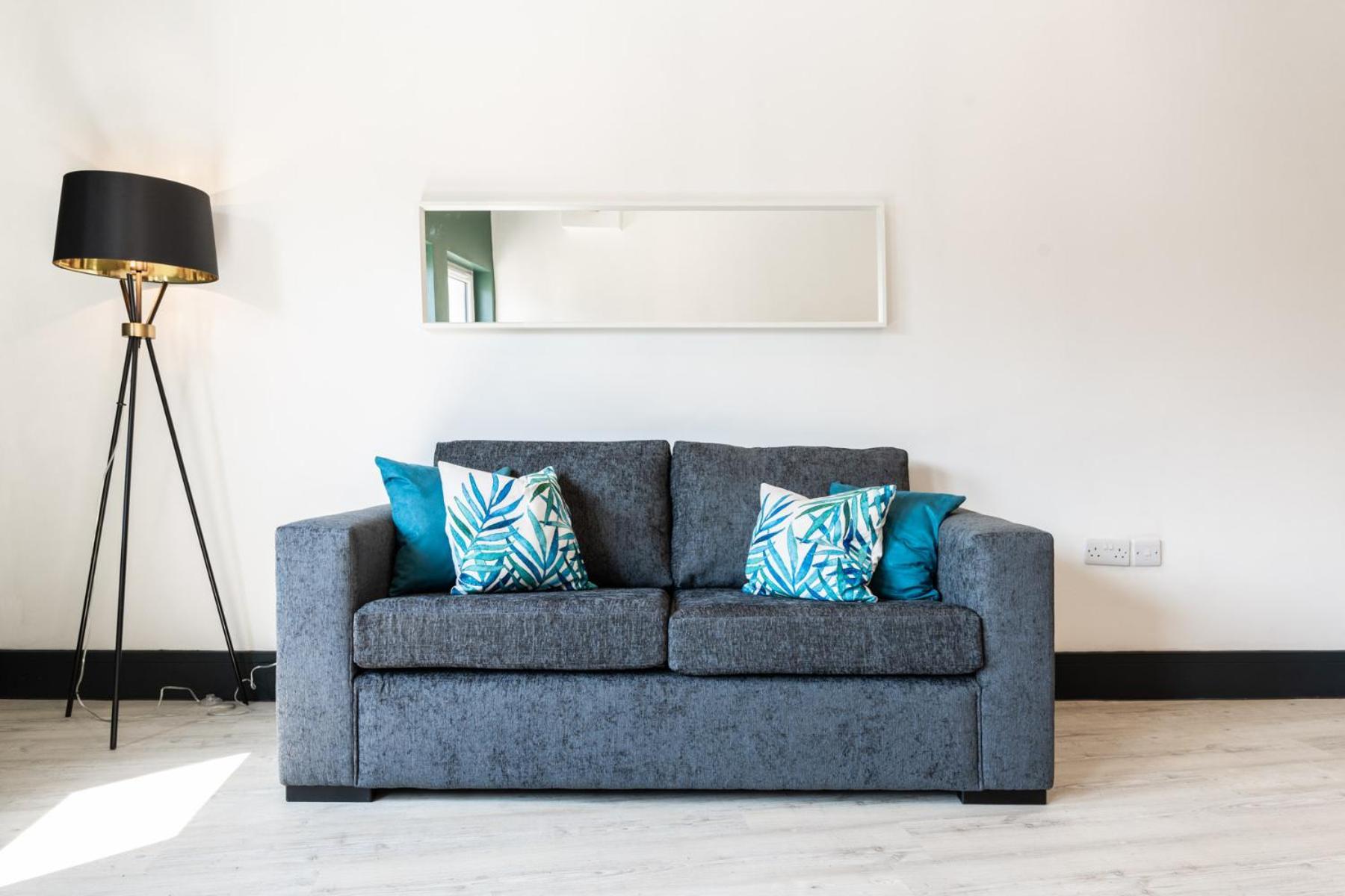 The Kingsway- 2 Bedroom Central Swansea Apartments By Stayright Bagian luar foto