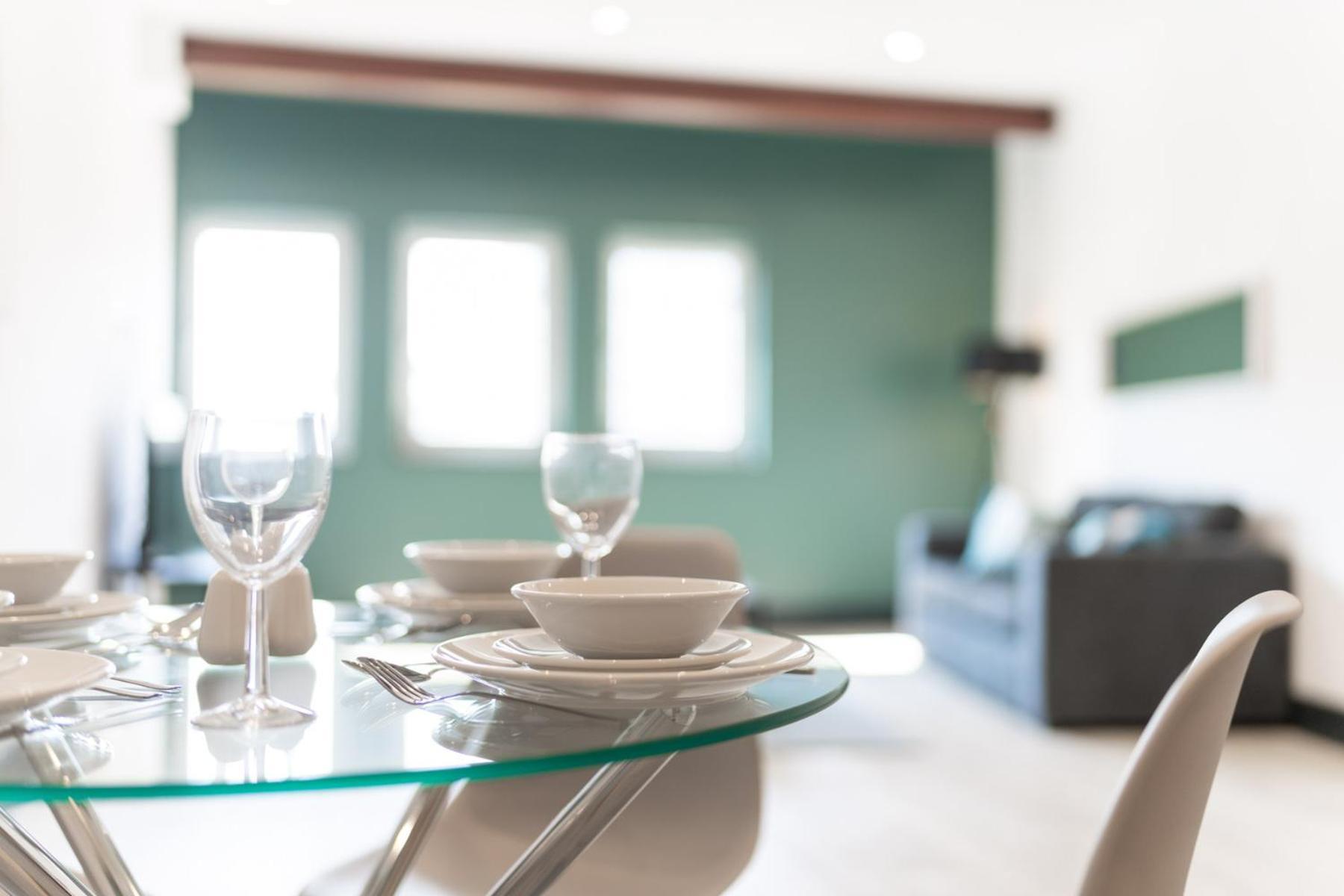 The Kingsway- 2 Bedroom Central Swansea Apartments By Stayright Bagian luar foto