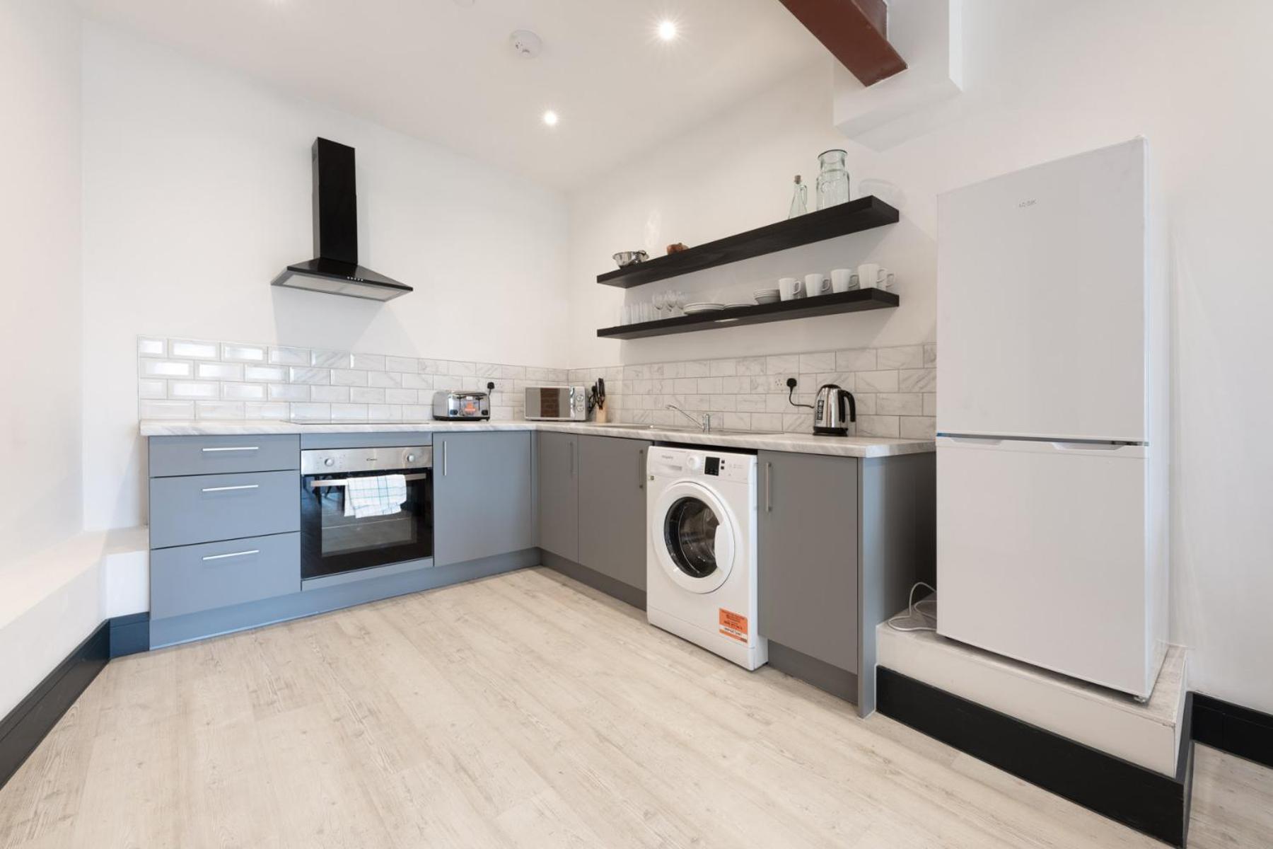 The Kingsway- 2 Bedroom Central Swansea Apartments By Stayright Bagian luar foto