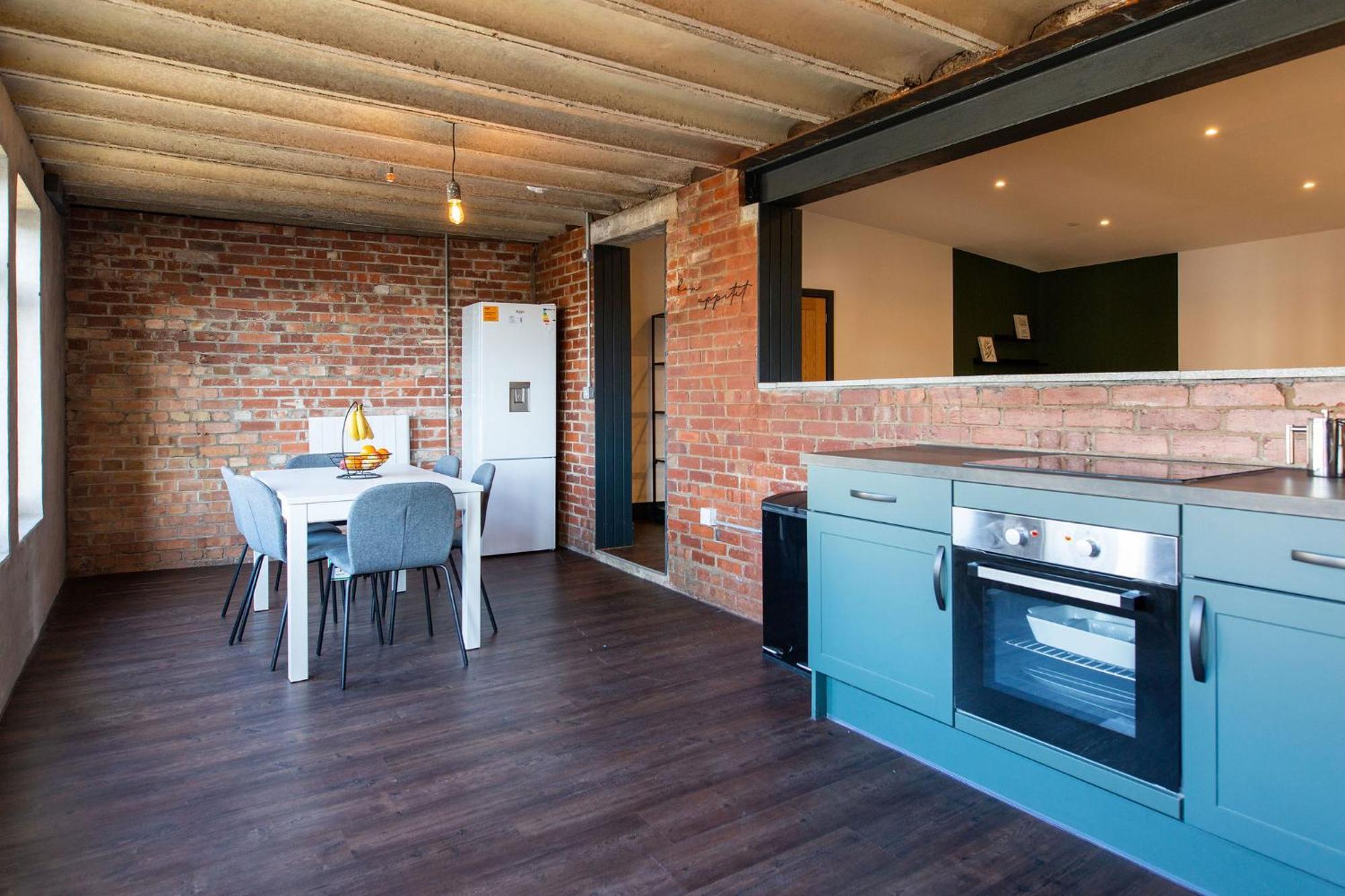 The Kingsway- 2 Bedroom Central Swansea Apartments By Stayright Bagian luar foto